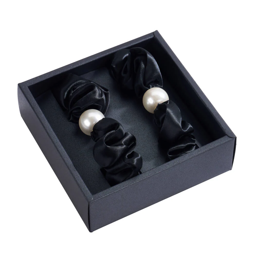 Blissy Pearl Scrunchies - Black - Image 4