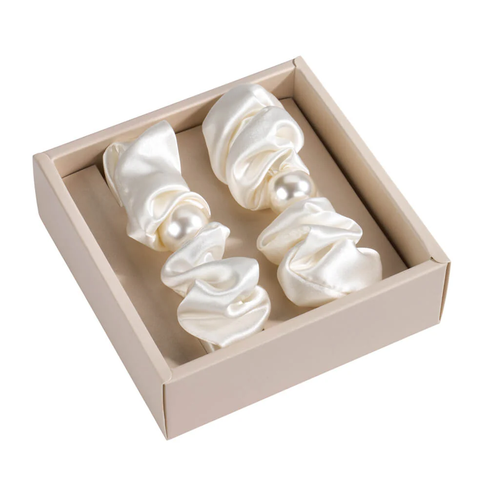 Blissy Pearl Scrunchies - White - Image 4