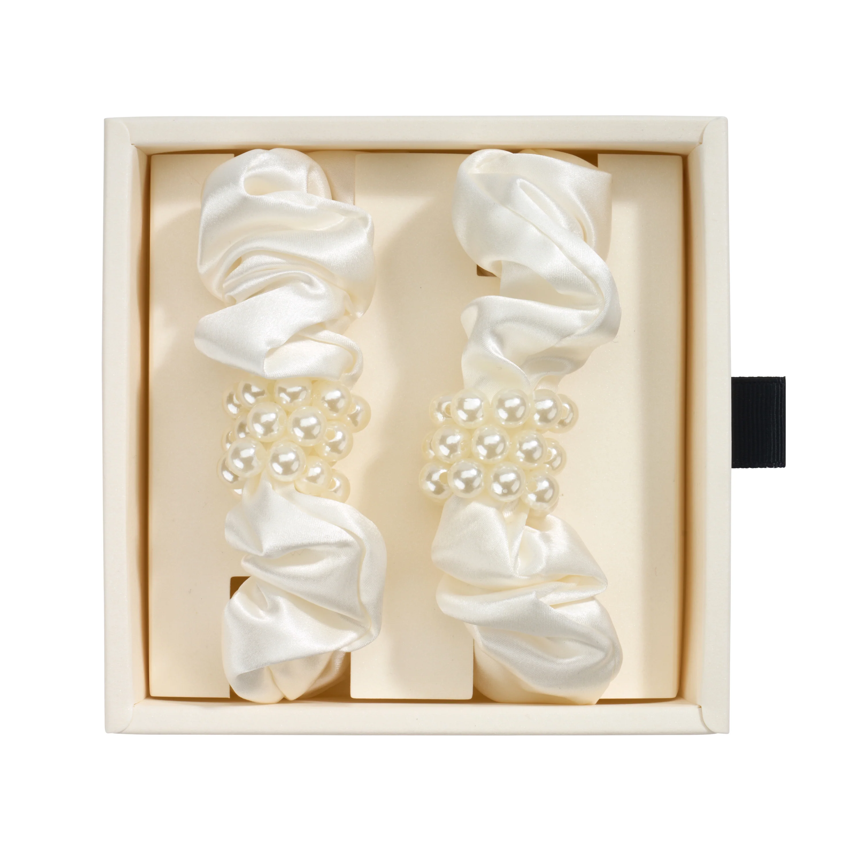 Blissy Petite Pearl Scrunchies - White - Image 11