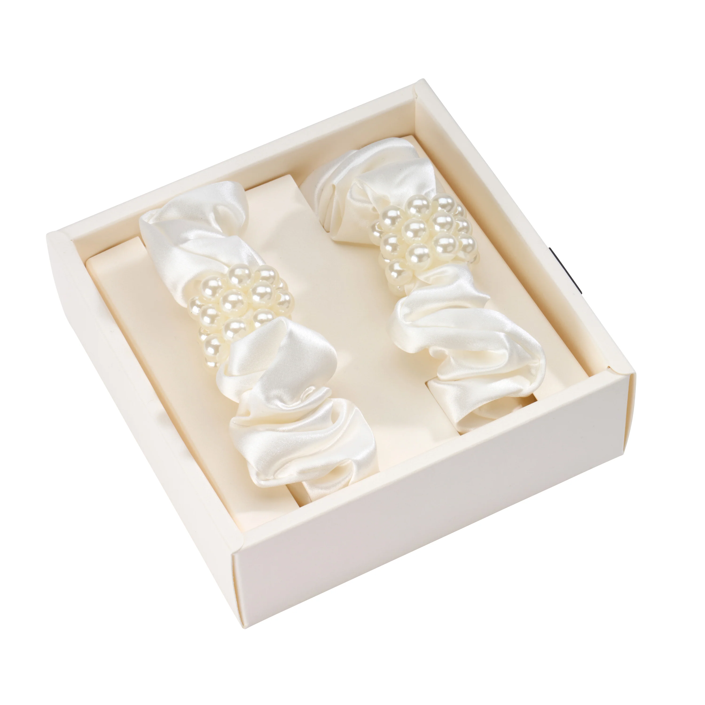 Blissy Petite Pearl Scrunchies - White - Image 3
