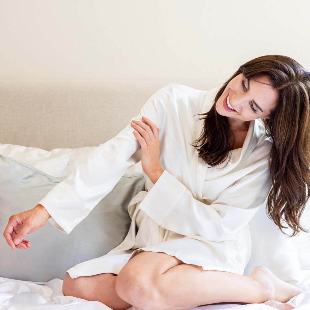Classic Robe - White - Image 2