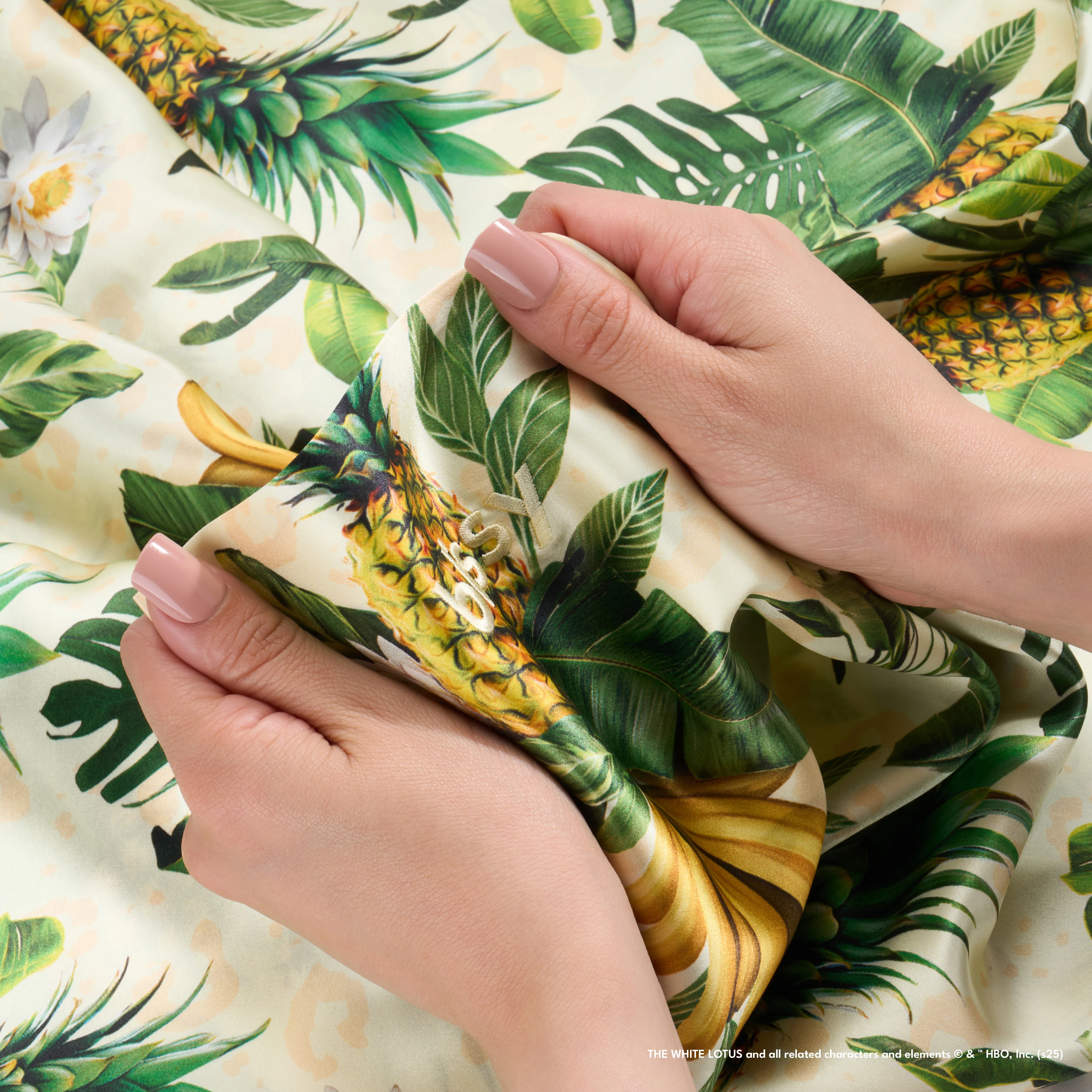 Pillowcase - White Lotus - Pineapple - King - Image 8