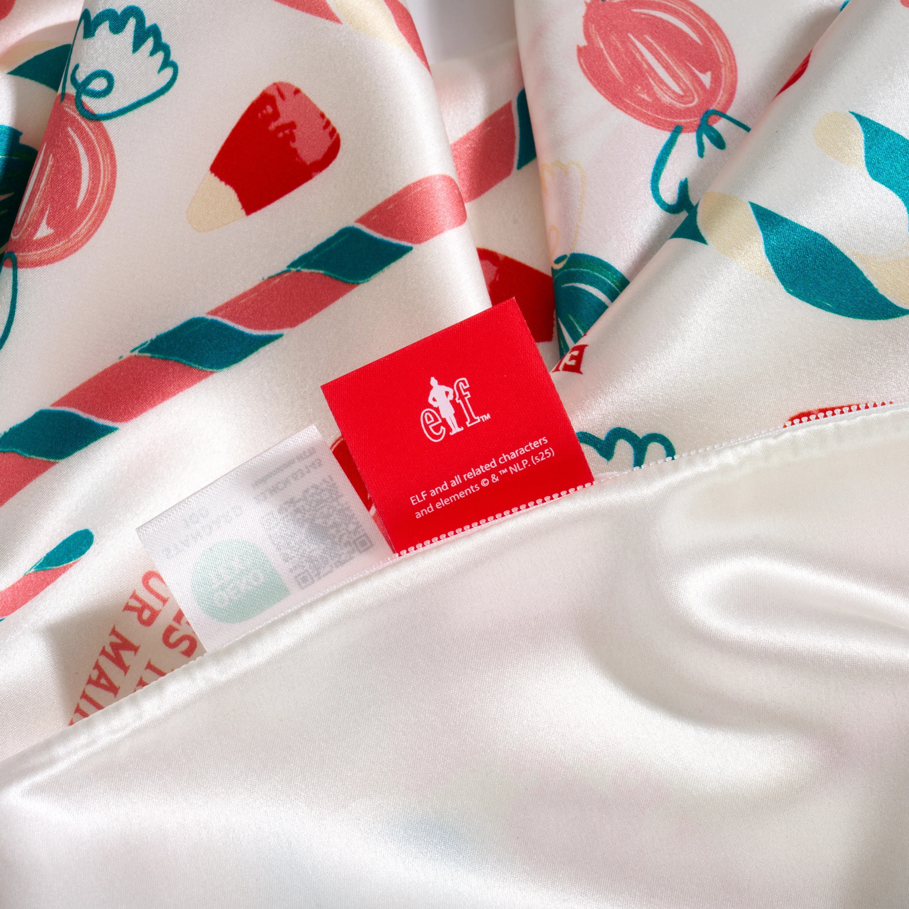 Pillowcase - Elf “Santa! I Know Him!” - King - Image 10